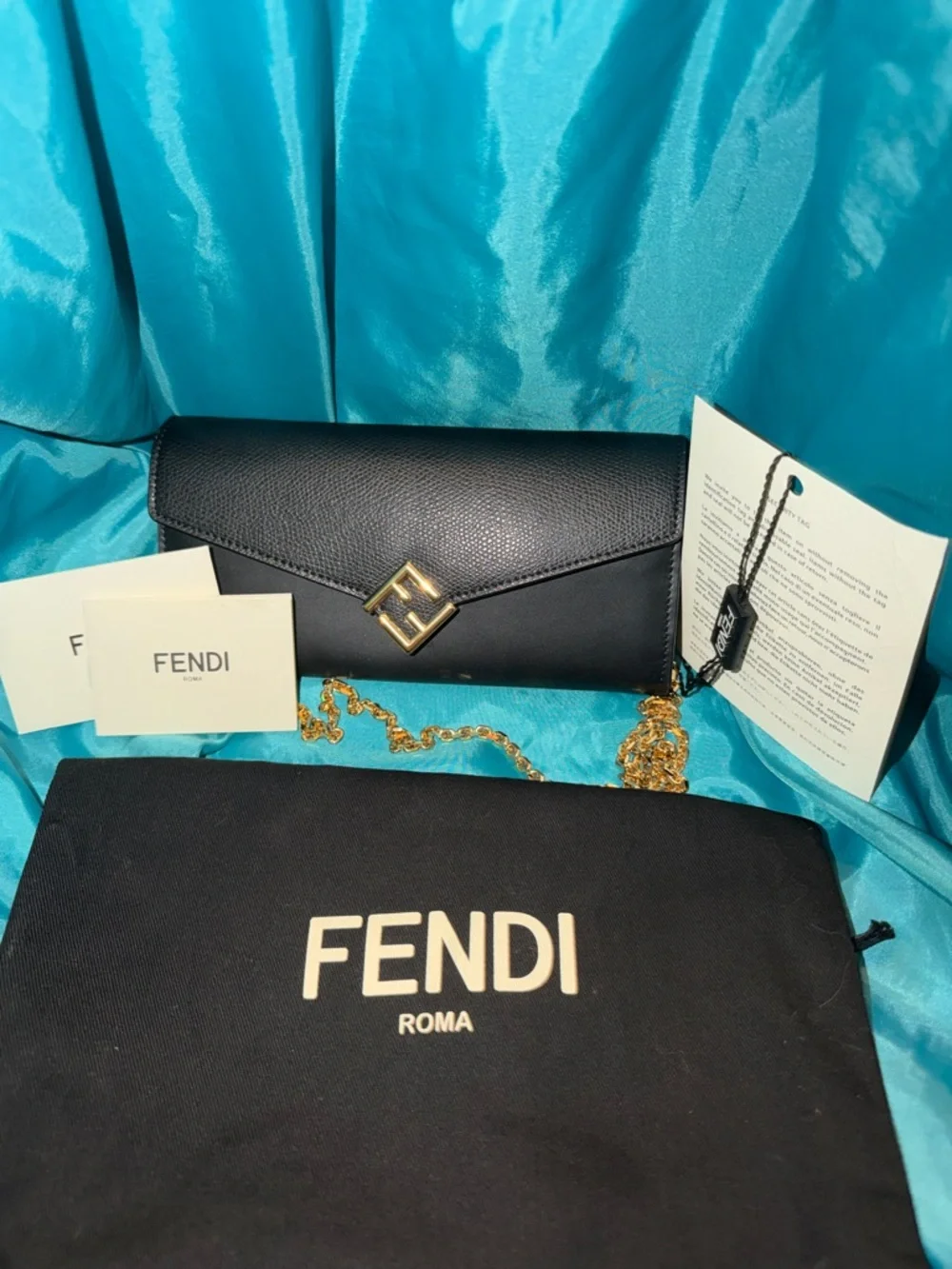 Fendi-FF Diamonds Continental Wallet on Chain,made of textured calfskin leather - Picture 3 of 15
